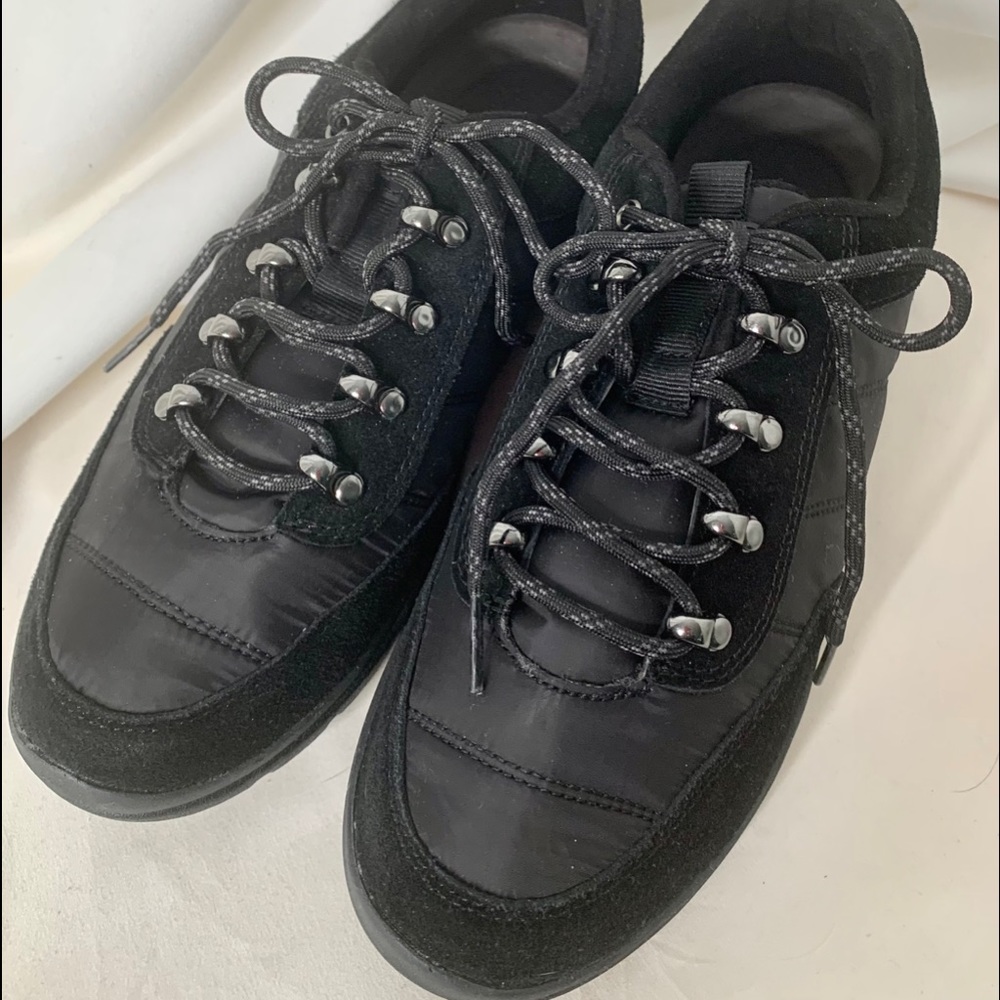 Easy Spirit NWOB black booties size 9 1/2 W Volvo